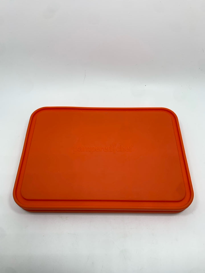 SILICONE ICE CREAM SANDWICH MOLD.