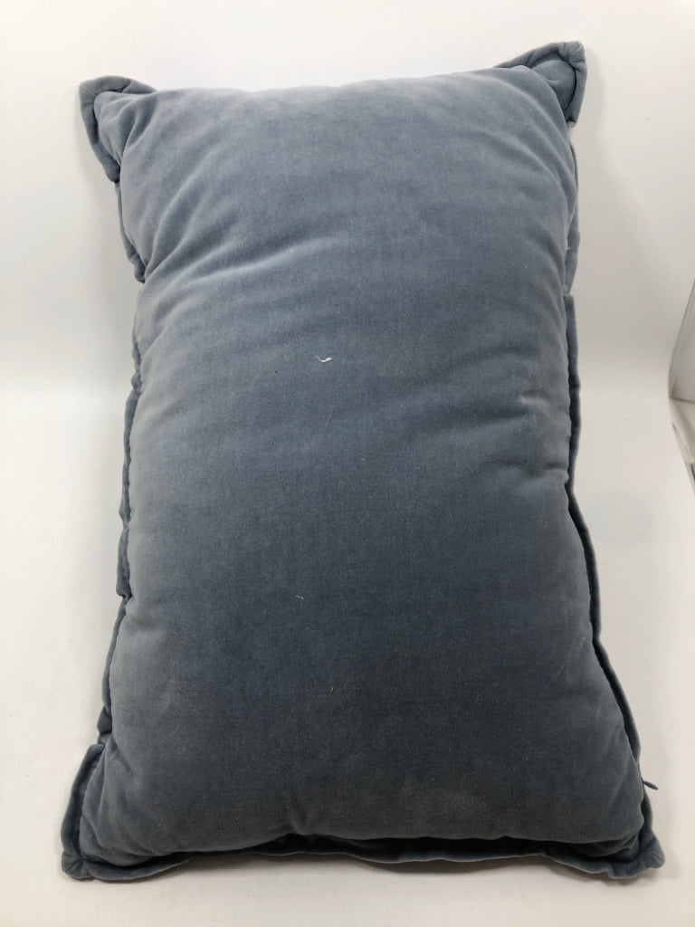 LIGHT BLUE STITCHED ACCENT PILLOW.
