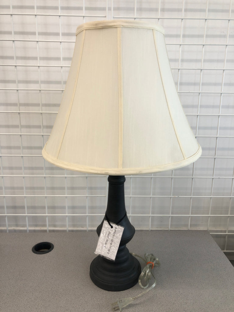 NWT BLACK LAMP W/WHITE FABRIC SHADE.