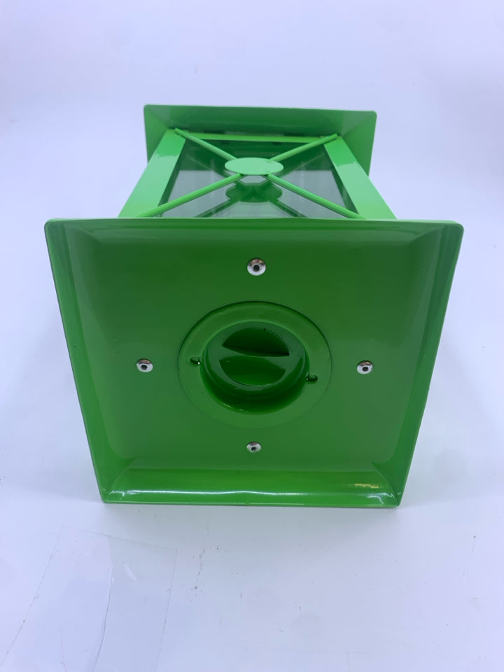 GREEN METAL TEA LIGHT LANTERN.