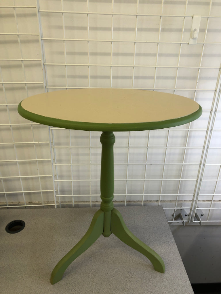 GREEN/CREAM PAINTED FLIP TOP PLANT STAND.
