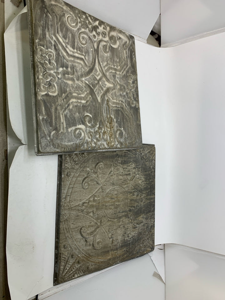 2 LIGHTWEIGHT METAL HAMMERED DISTRESSED WALL HANGINGS.