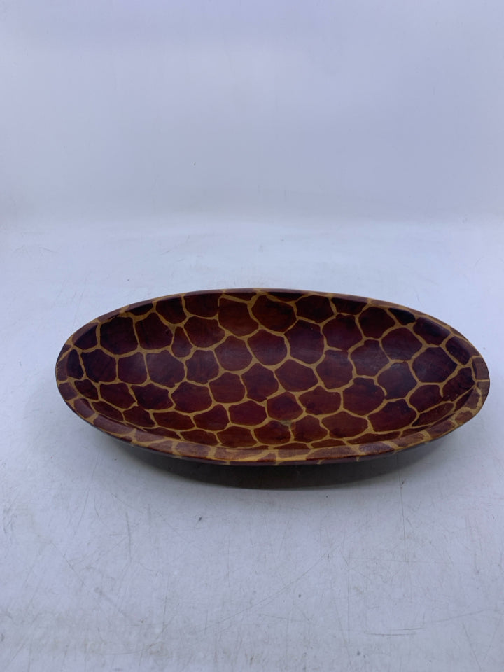 WOOD GIRAFFE PATTERN OVAL BOWL.