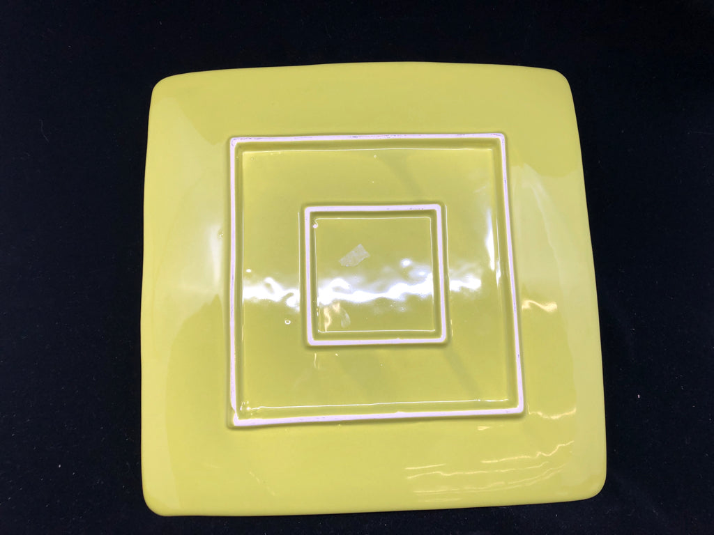 LIME GREEN SQUARE CERAMIC SERVING PLATTER W/ LIFTED EDGES.