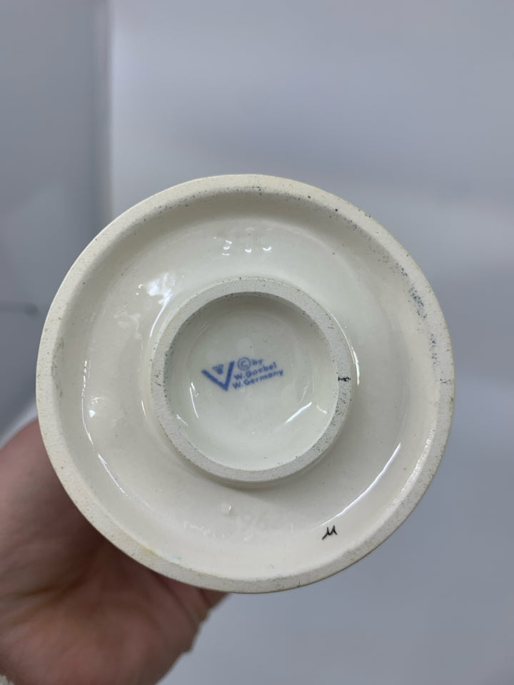 VTG A STITCH IN TIME #255 HUMMEL 1963.