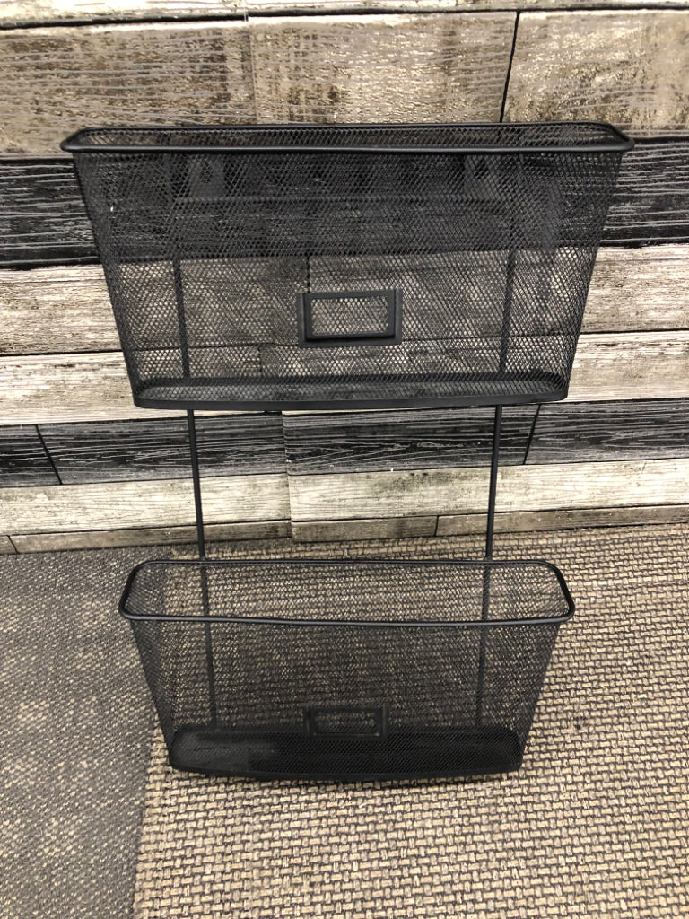 2-SLOT METAL ORGANIZER.