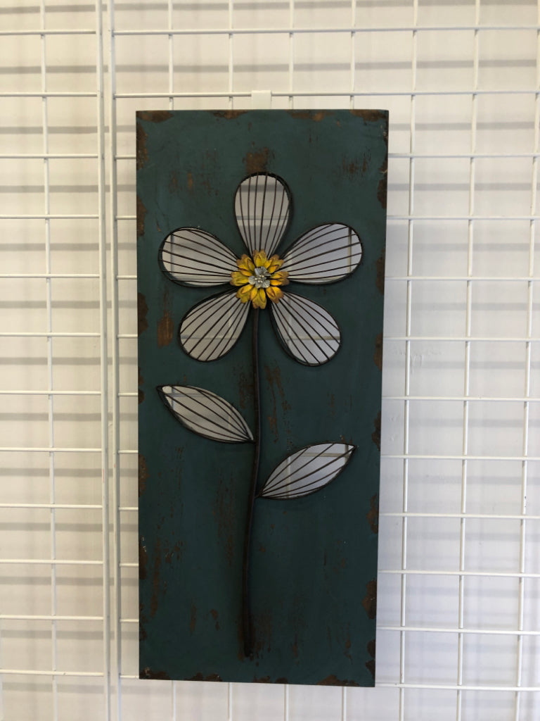 TEAL DISTRESSED WOOD PLANK W/METAL FLOWER.
