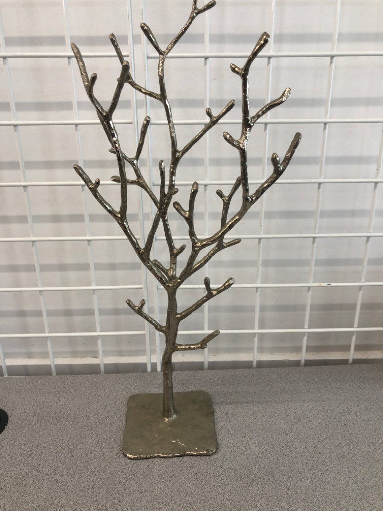 METAL TREE JEWELRY HOLDER.