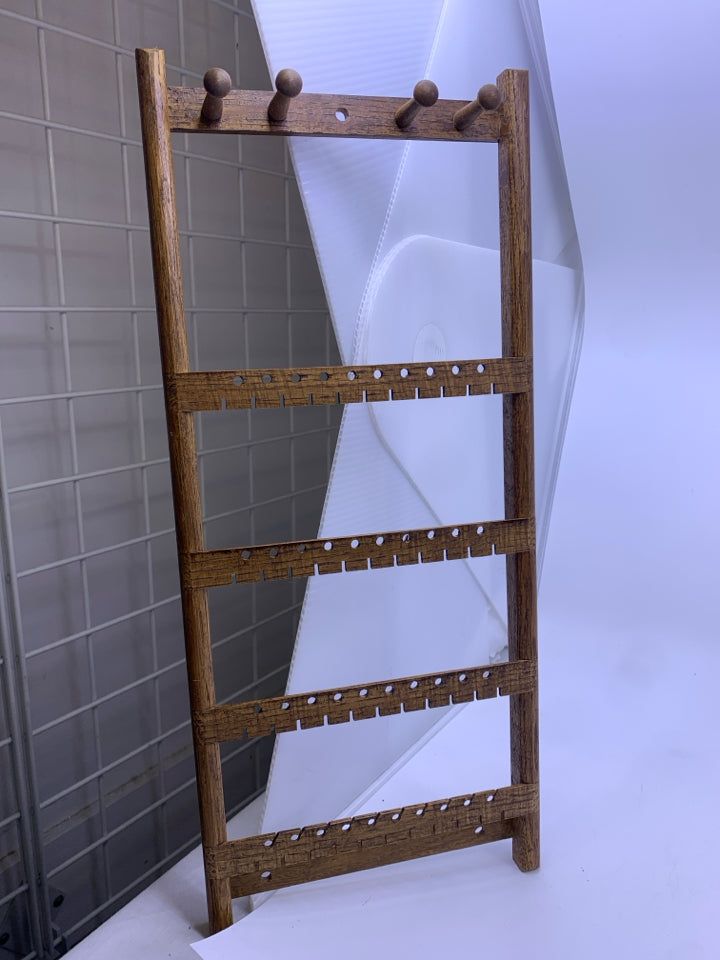 WOOD HANGING JEWELRY HOLDER W/ 4 HOOKS.