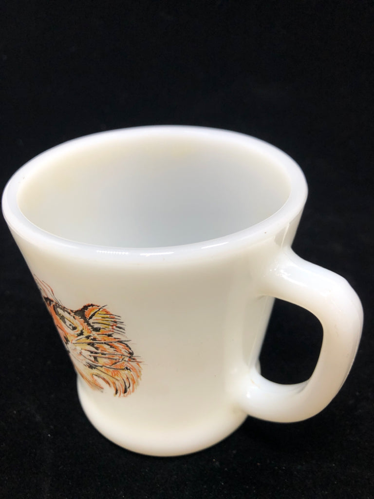VTG TIGER MILK GLASS MUG.