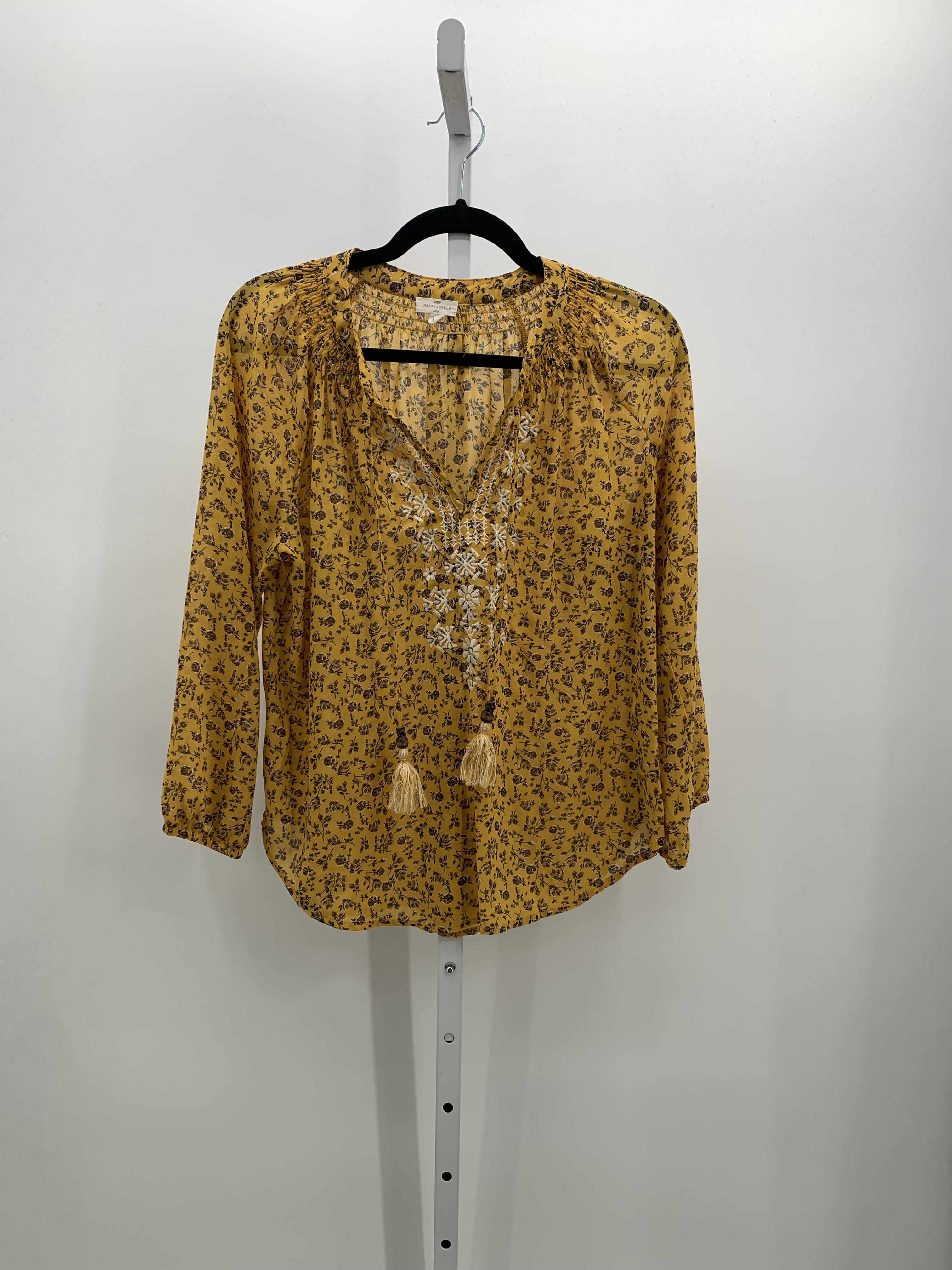 Size Medium Misses 3/4 Sleeve Shirt