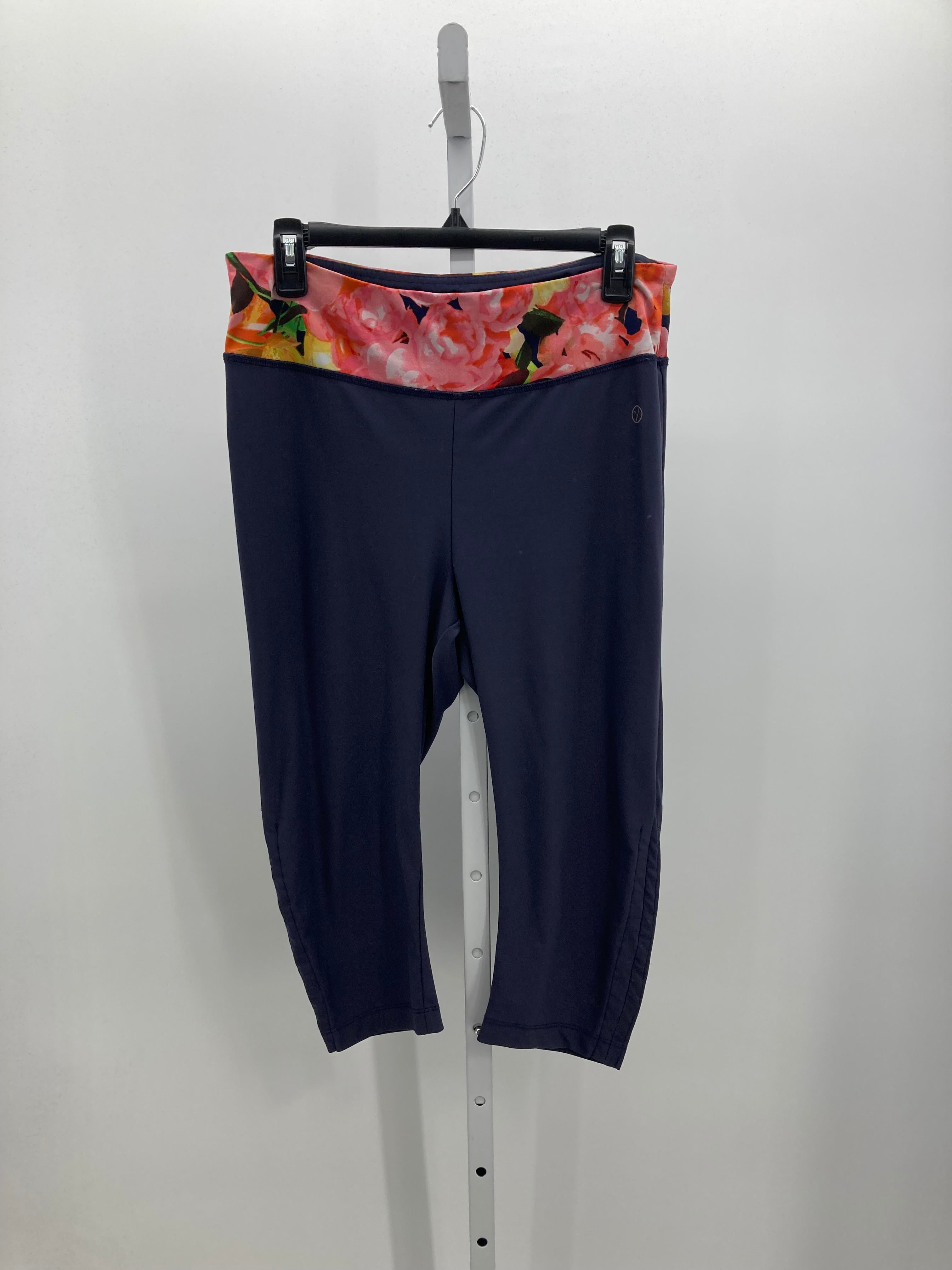 VOGO Size Large Misses Capri Pants