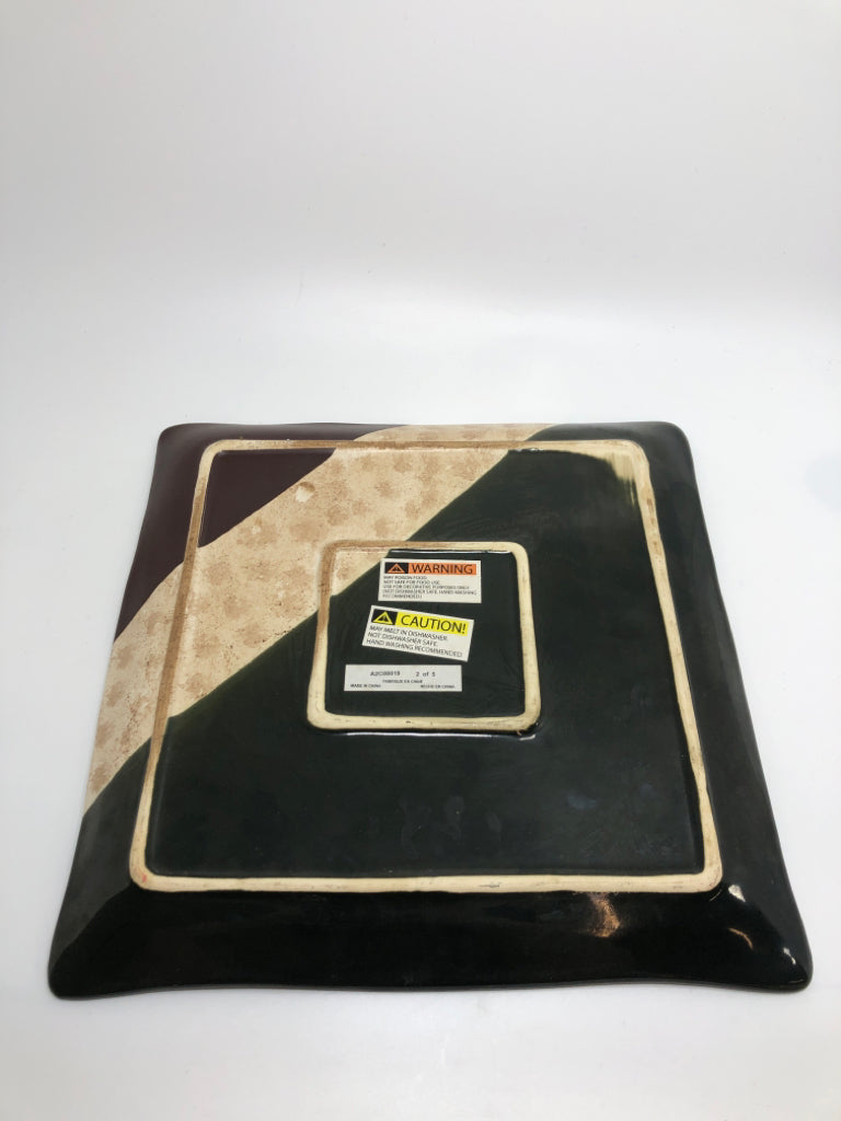 ELITA SQUARE DECORATIVE PLATE.