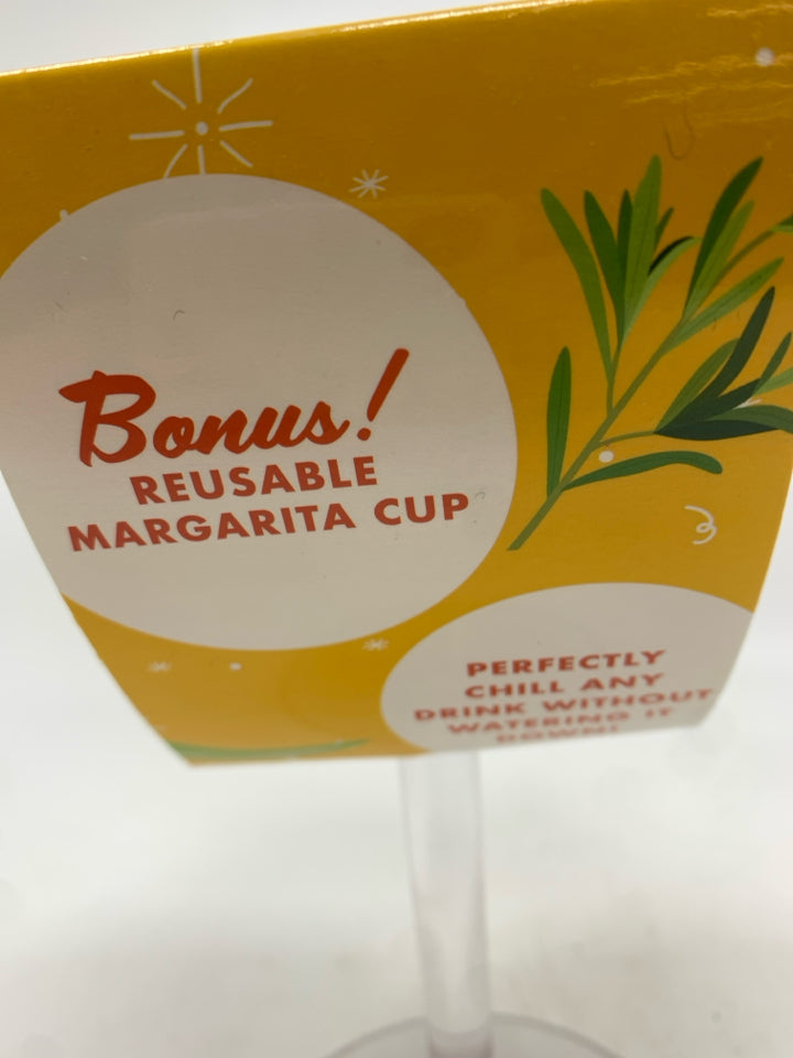 NWT PLASTIC MARGARITA GLASS W/REUSABLE ICE CUBES.