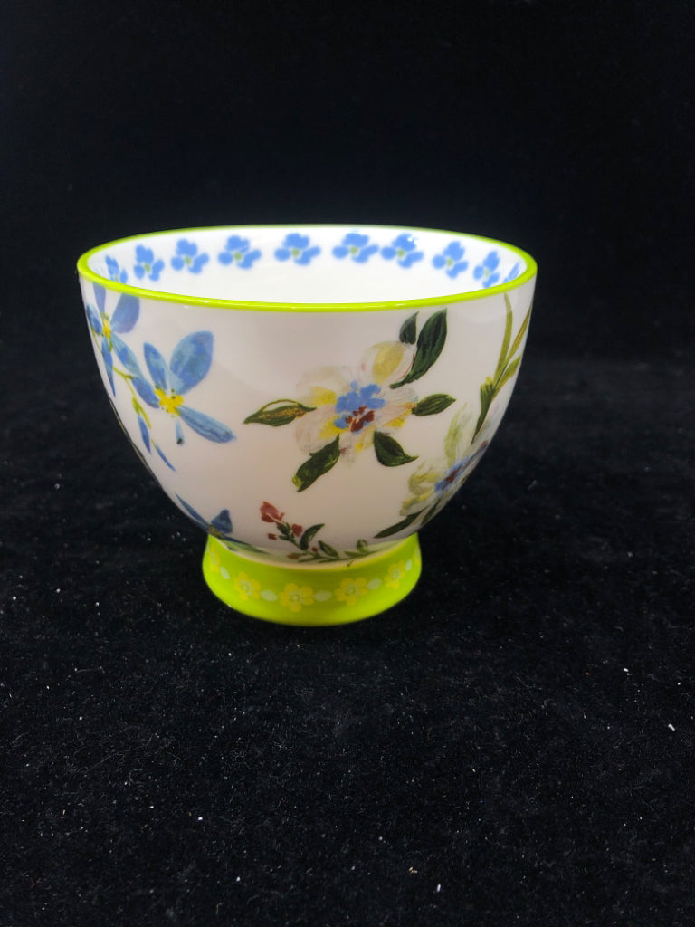 FOOTED FLORAL MUG W/ MONOGRAM J.