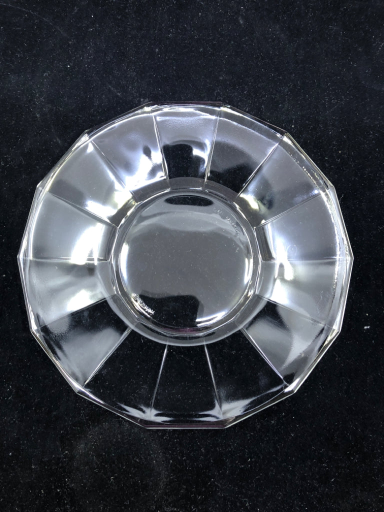 6 CLEAR GLASS PLATES BORMIOLI ITALY.