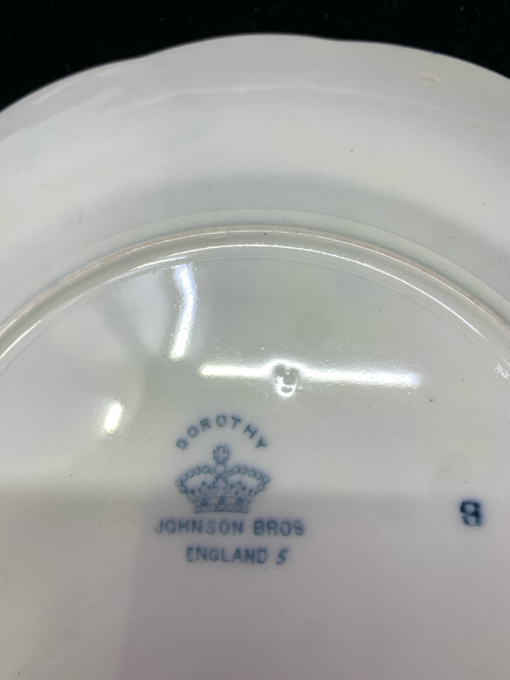 4 VTG BLUE AND WHITE SCALLOP EDGE PLATES.