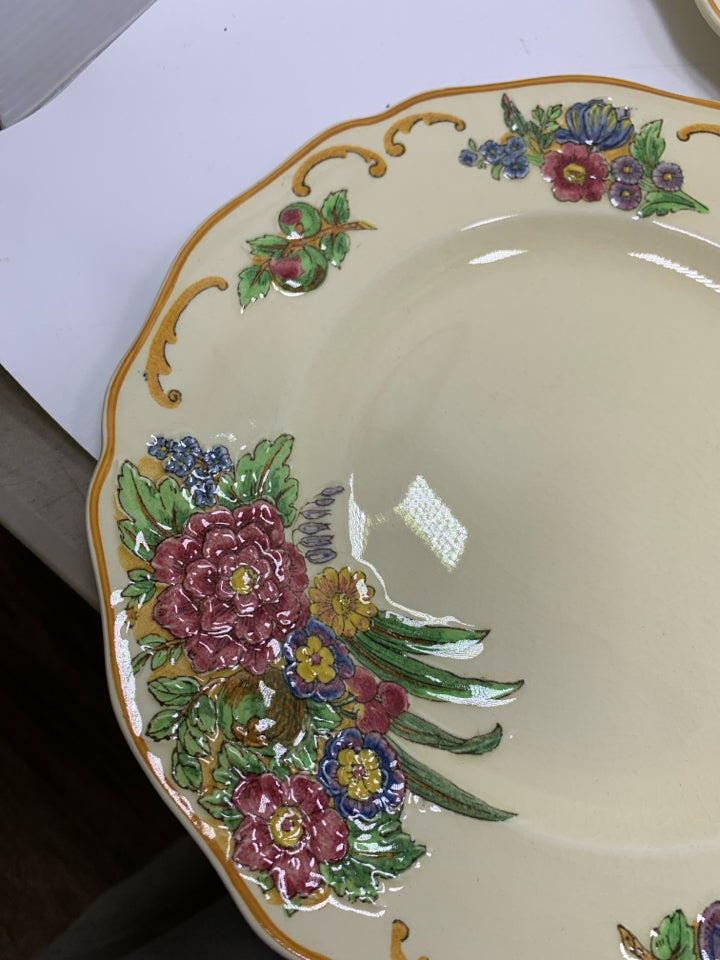 VTG 4 YELLOW W/ EMBOSSED FLOWERS LUNCH PLATES PATTERN FLORETTA.