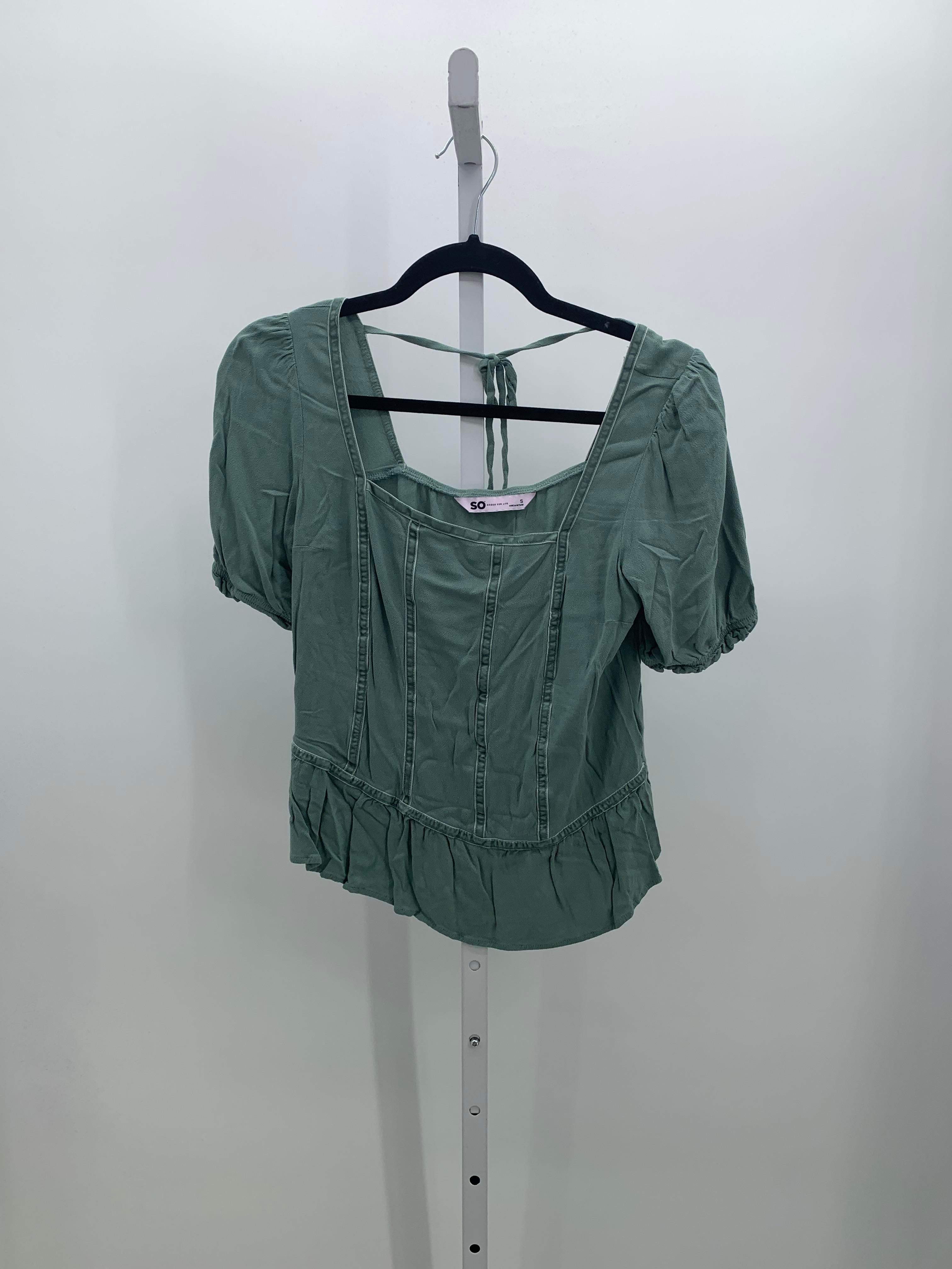 Do & Be Size Small Juniors Short Sleeve Shirt