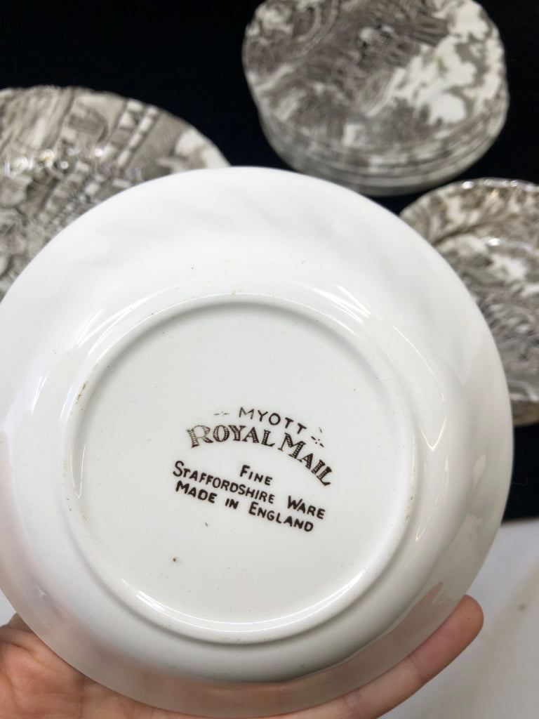 24PC ROYAL MAIL CARRIAGE DINNER SET, SVC FOR 8.