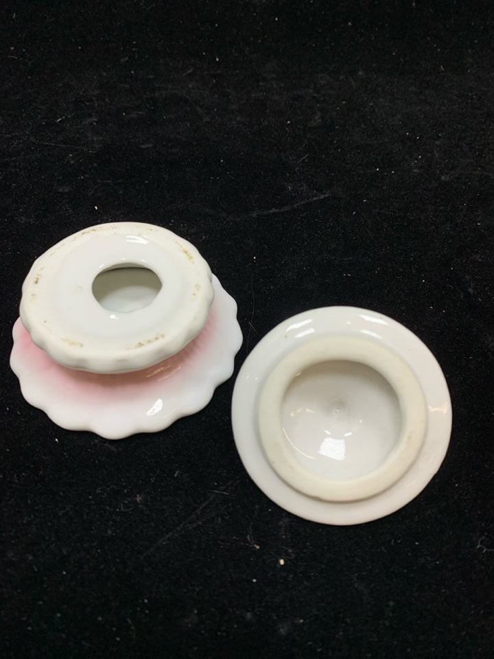 CAKE SHAPED COVERED TRINKET DISH.