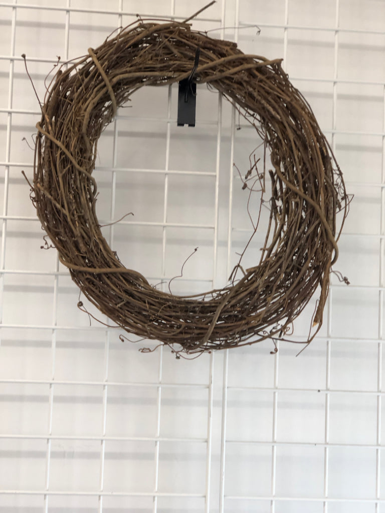 TWIG WREATH.