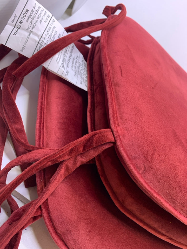 3 VELVET RED SEAT CUSHION W/TIES.