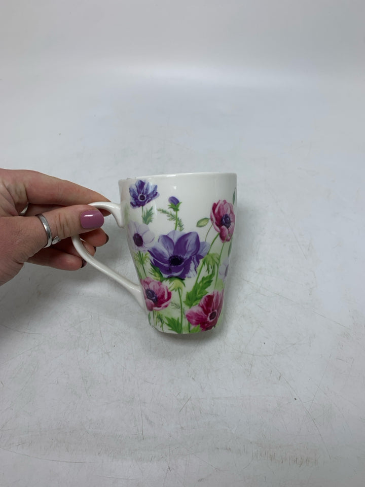 PINK/PURPLE FLOWERS MUG.