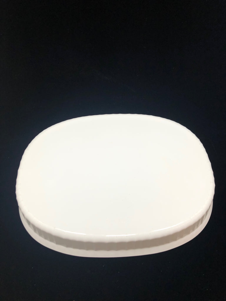 WHITE OVAL CASSEROLE DISH.