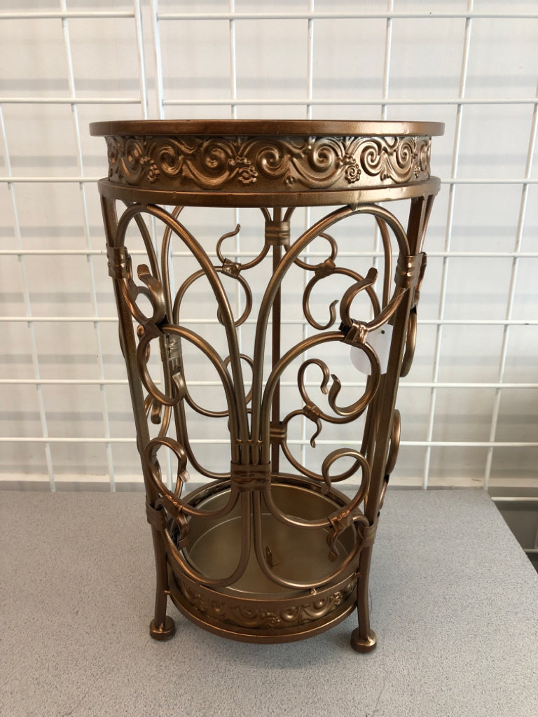 NWT BRONZE PAINTED UMBRELLA HOLDER.