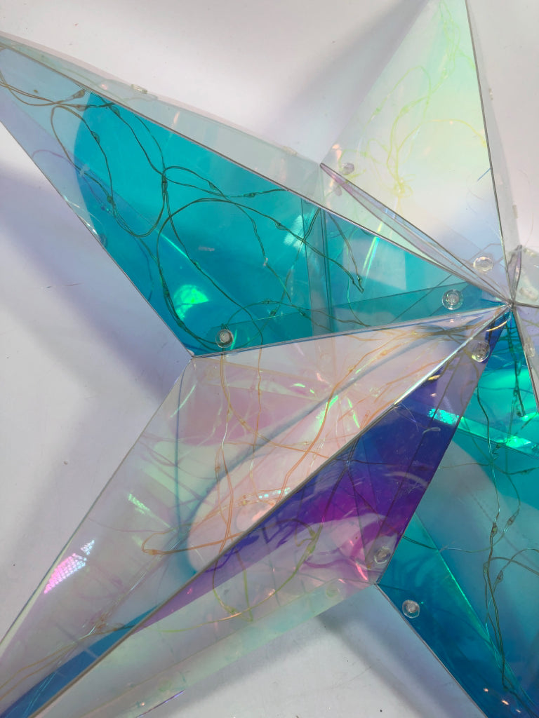 HOLOGRAPHIC STAR W/LIGHTS.