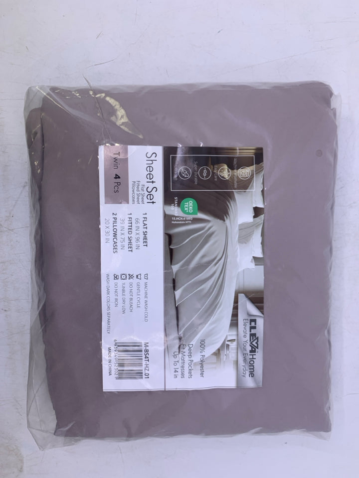 NIP LIGHT PURPLE SHEET SET.