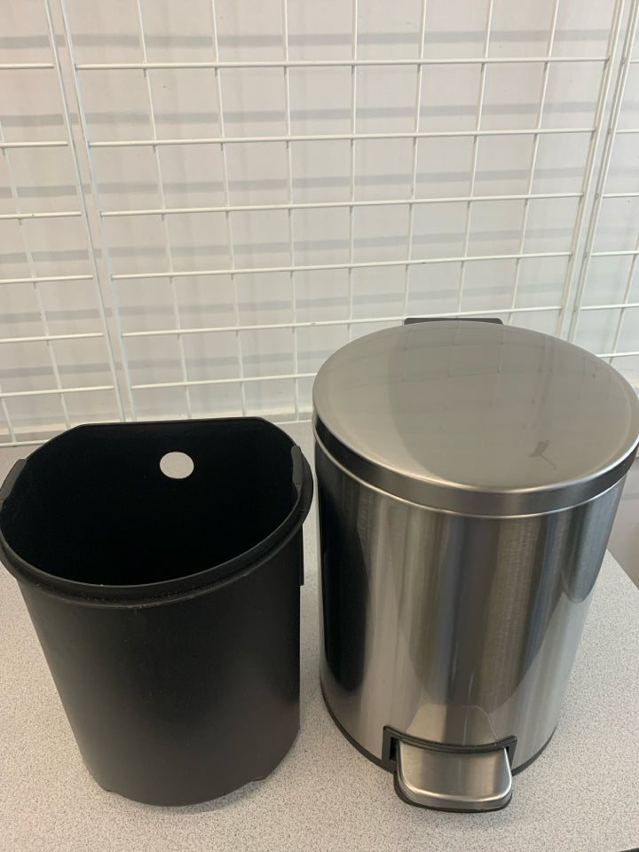 MINI STAINLESS STEEL TRASH CAN W/FOOT PEDAL.