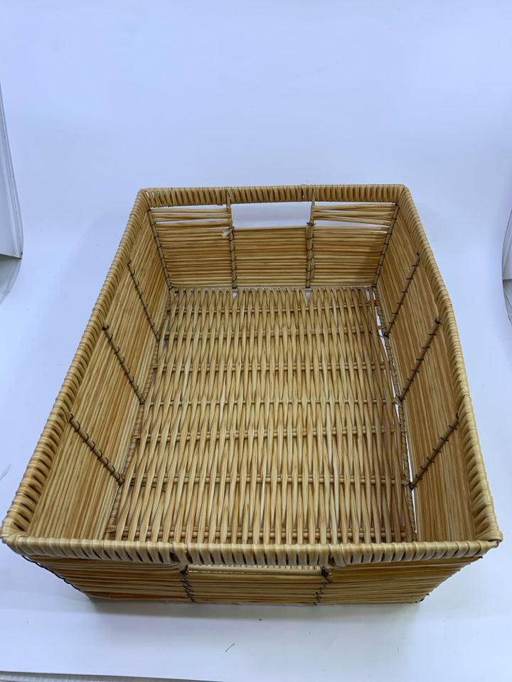 RECTANGLE PLASTIC BLONDE BASKET.