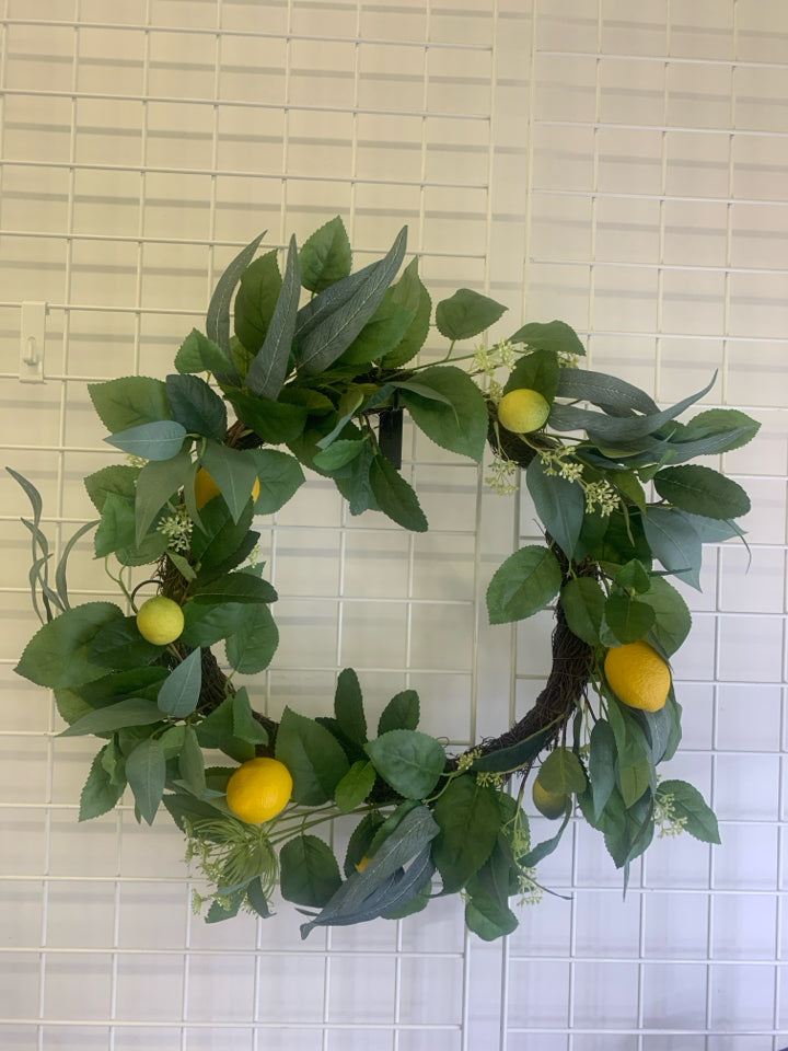 LARGE LEMON WREATH.