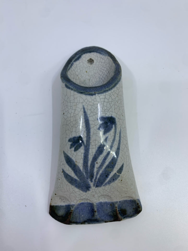 VTG CERAMIC WALL POCKET.
