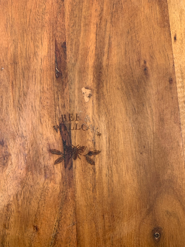 HEAVY WOOD CIRCLE W/ HANDLE.