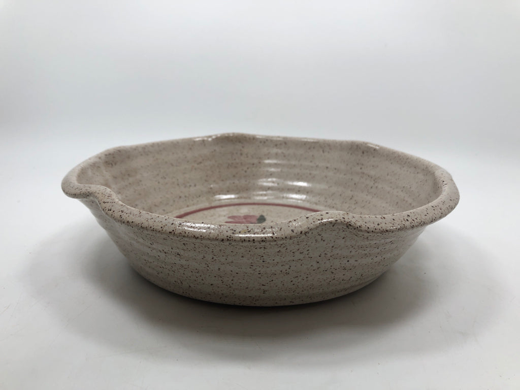 ROUND SPECKLE BOWL W/PINK FLOWERS.
