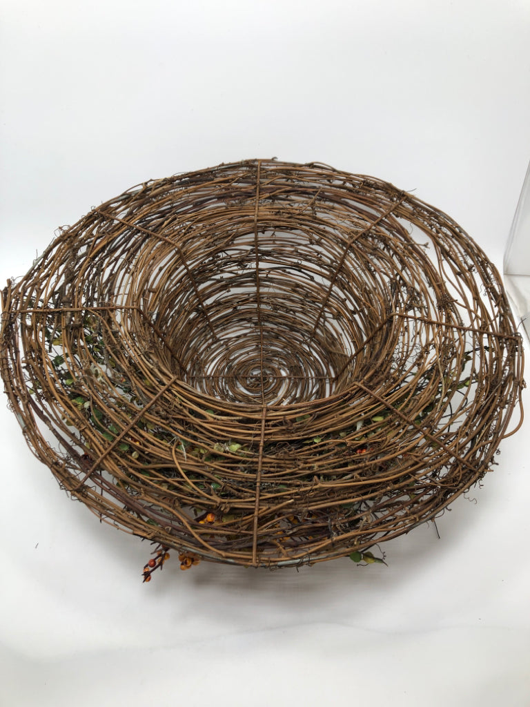 TWIG HAT W/FALL FOLIAGE.