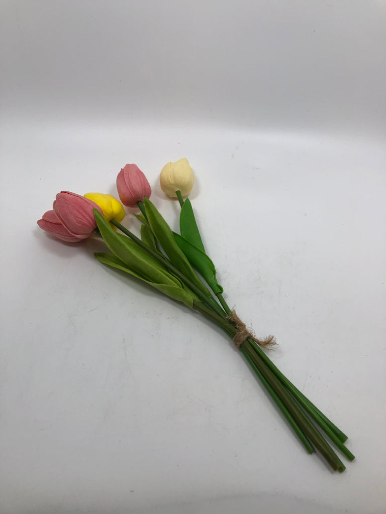 SM TULIP BOUQUET.