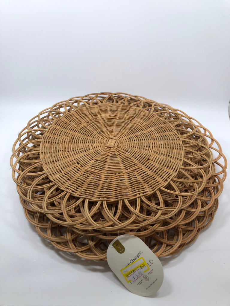 NWT 2PK WOVEN CHARGERS.