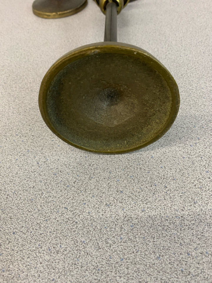 3PC VTG STYLE BRASS CANDLESTICK HOLDERS.