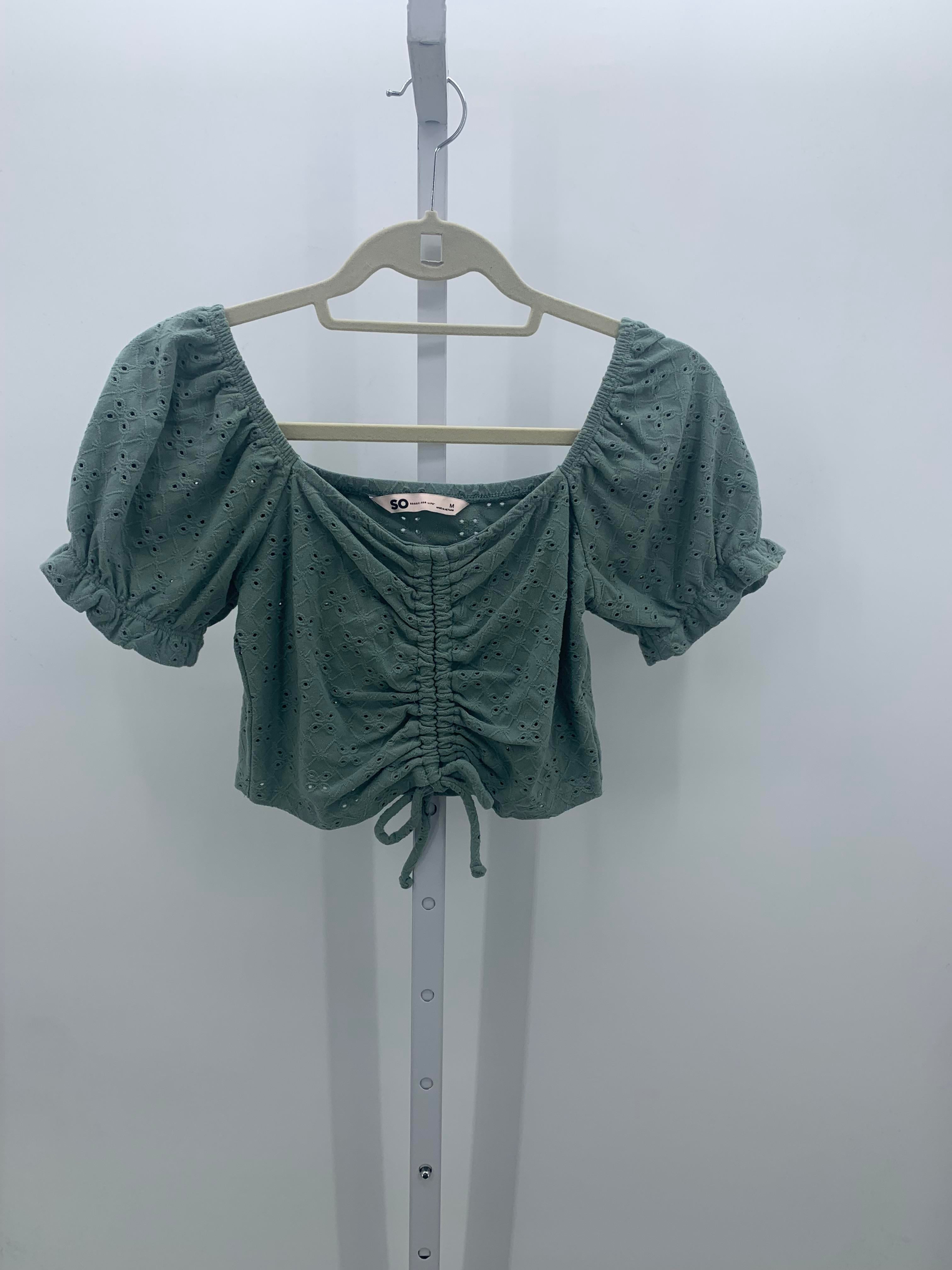 SO Size Medium Juniors Short Sleeve Shirt