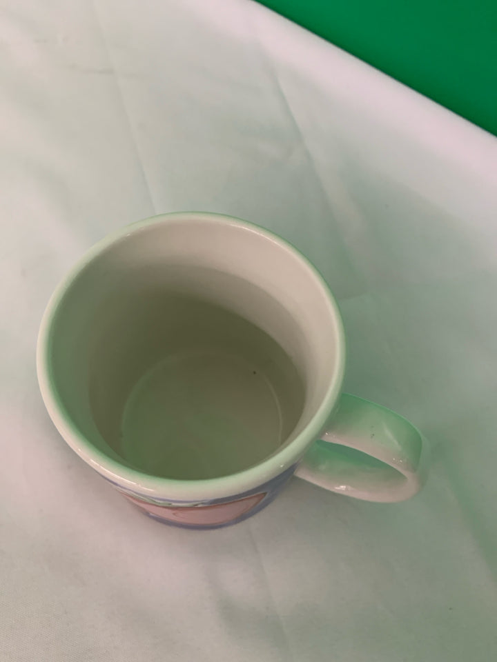 WHITE STRAWBERRY MUG.