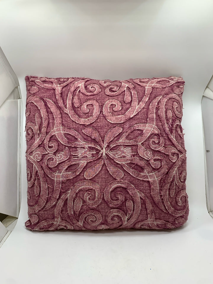 PURPLE SCROLL TEXTURE ACCENT PILLOW.