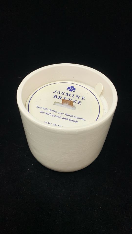 JASMINE BREEZE CANDLE.