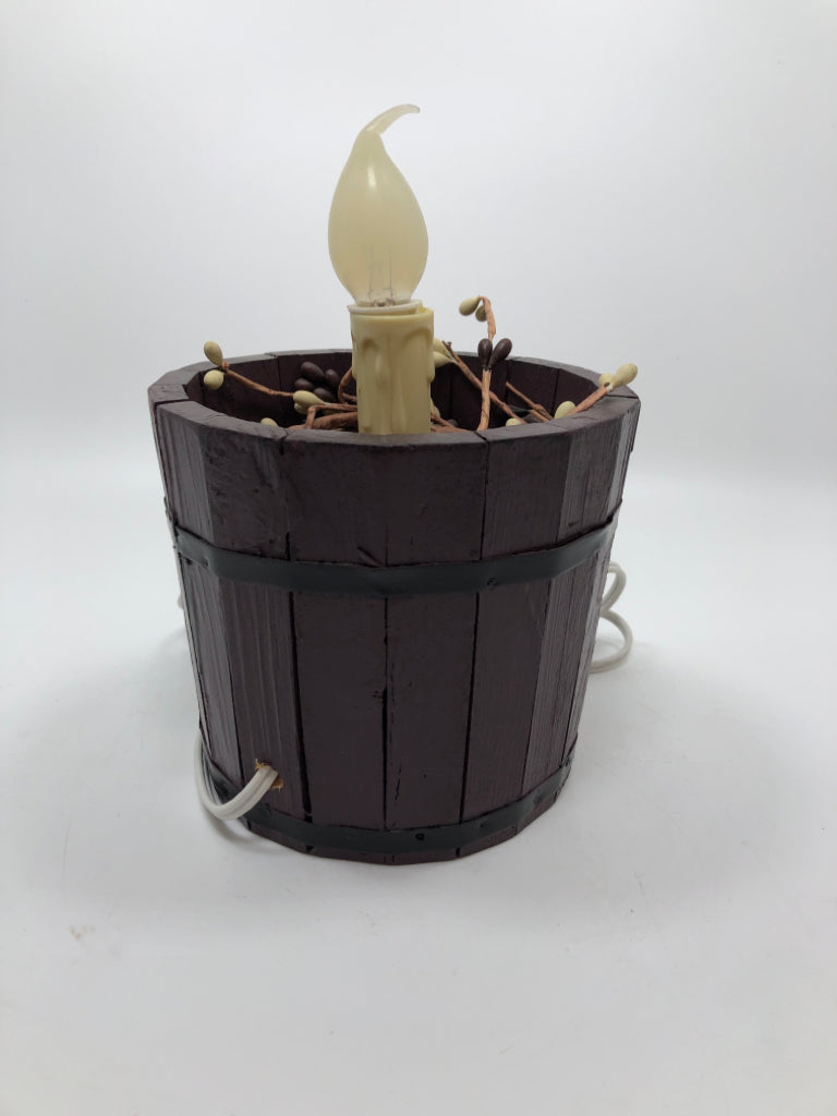RUSTIC BARREL CANDLE LAMP.