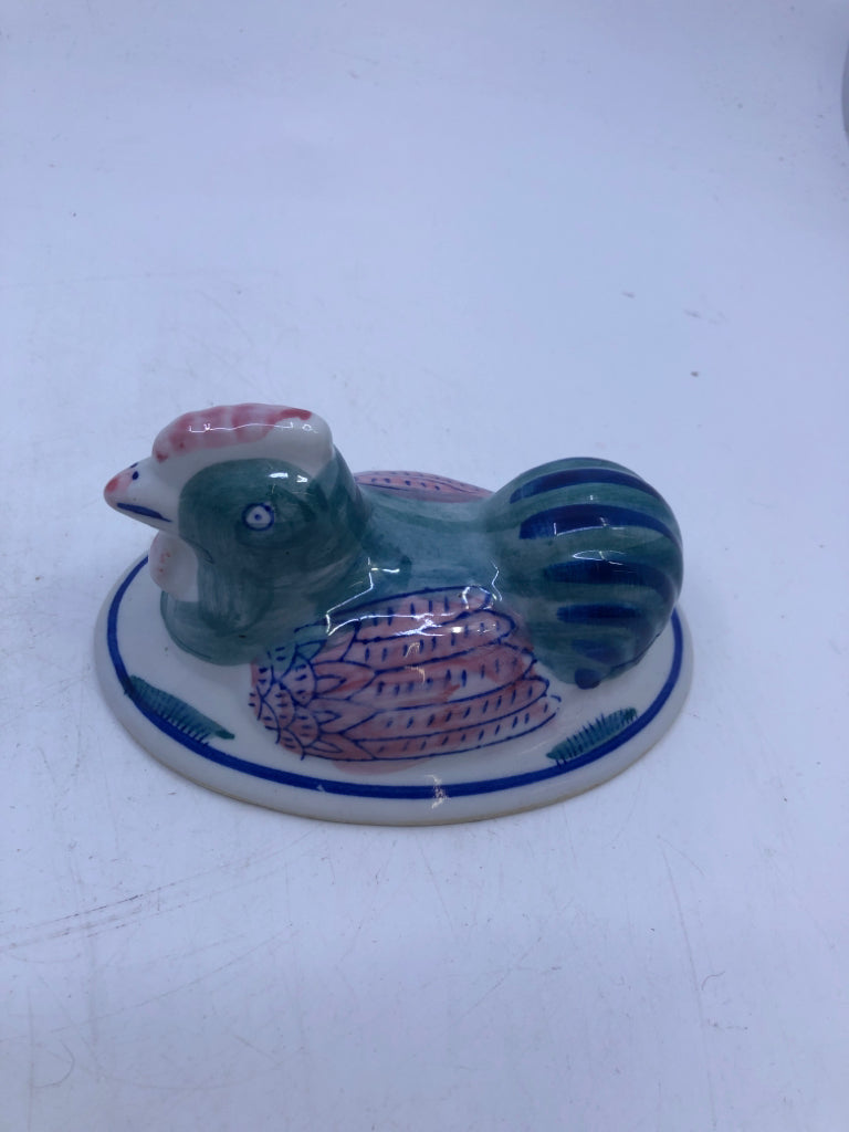 CERAMIC DARK BLUE/GREEN PINK ROSTER OVAL DISH W/COVER.
