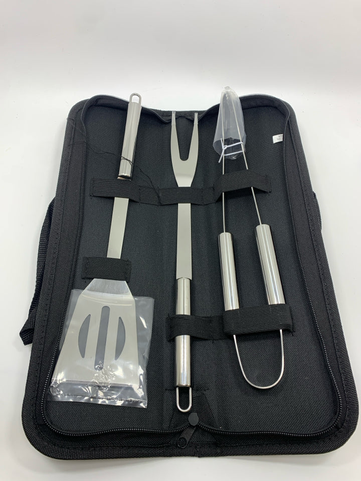 NIP EDGESTAR GRILL UTENSIL KIT.