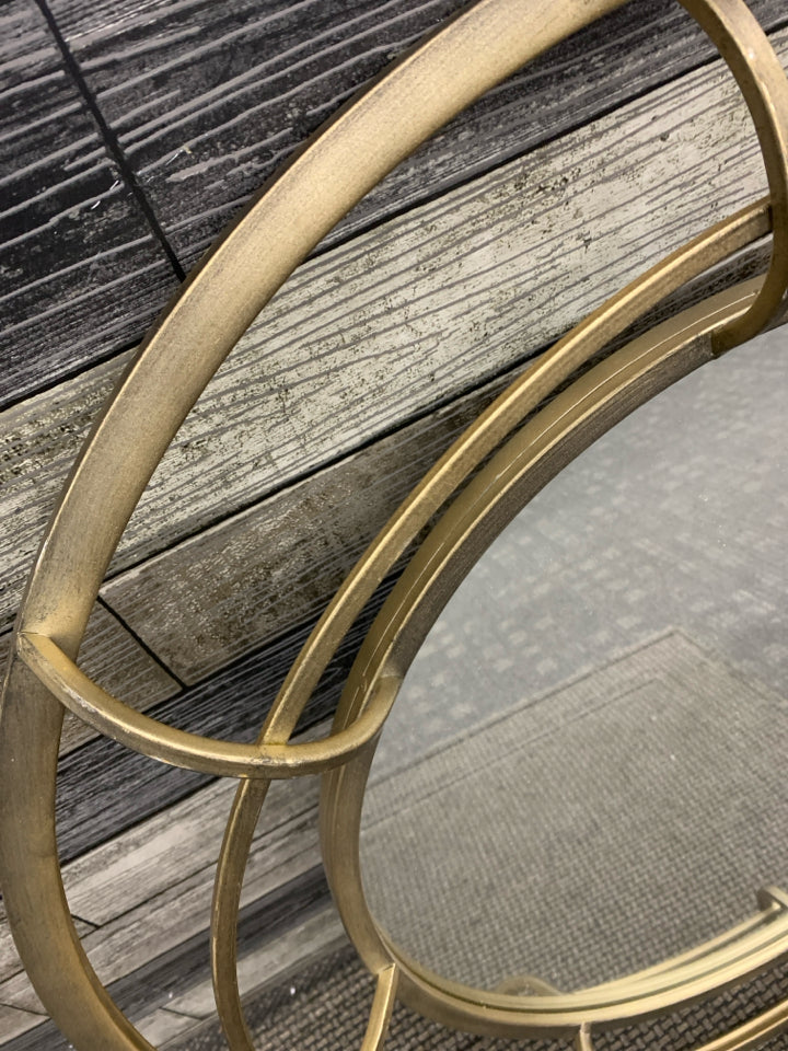 INDUSTRIAL STYLE CIRCULAR MIRROR.